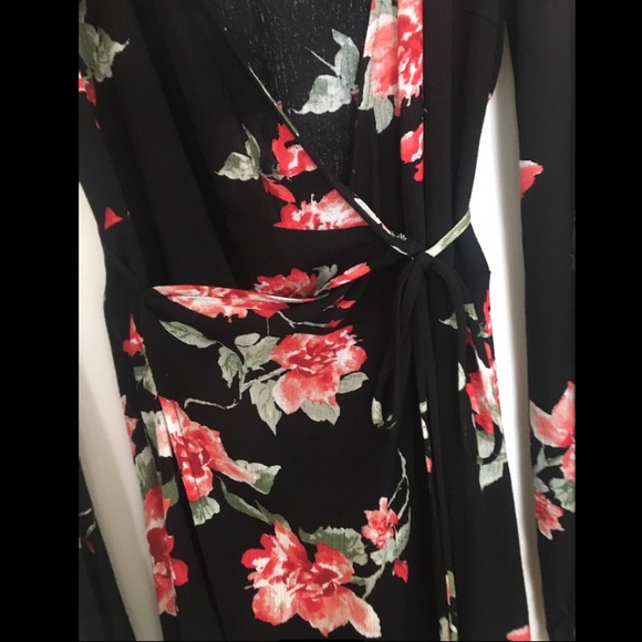 Floral long sleeve maxi wrap dress —nwt - Picture 2 of 7